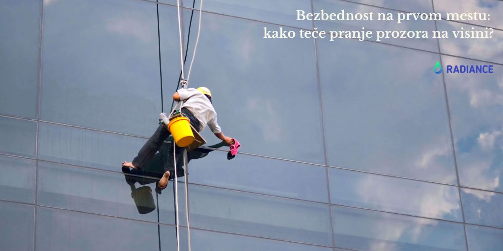 Bezbednost na prvom mestu: kako teče pranje prozora na visini